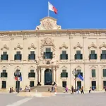 Comfy 1 Bedroom In The Heart Of Appartamento La Valletta
