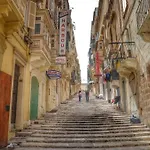 Comfy 1 Bedroom In The Heart Of Appartamento *