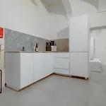 Comfy 1 Bedroom In The Heart Of Appartamento