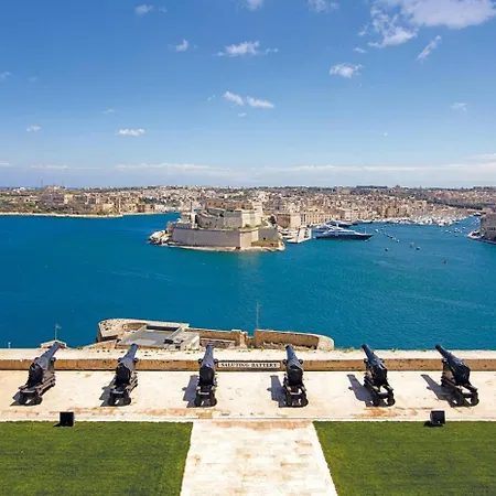 Comfy 1 Bedroom In The Heart Of *