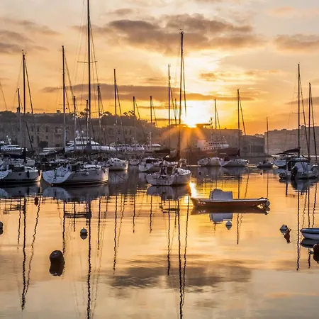 Comfy 1 Bedroom In The Heart Of Appartamento *