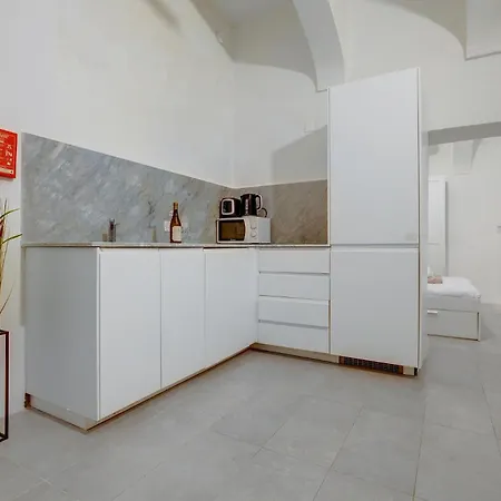 Comfy 1 Bedroom In The Heart Of Apartment