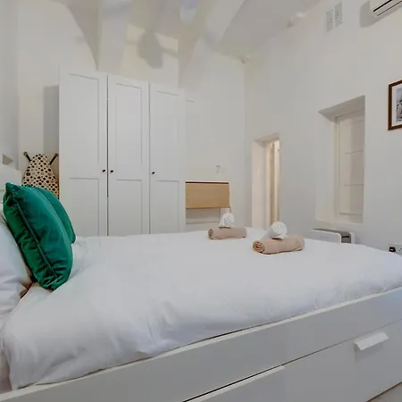 Comfy 1 Bedroom In The Heart Of